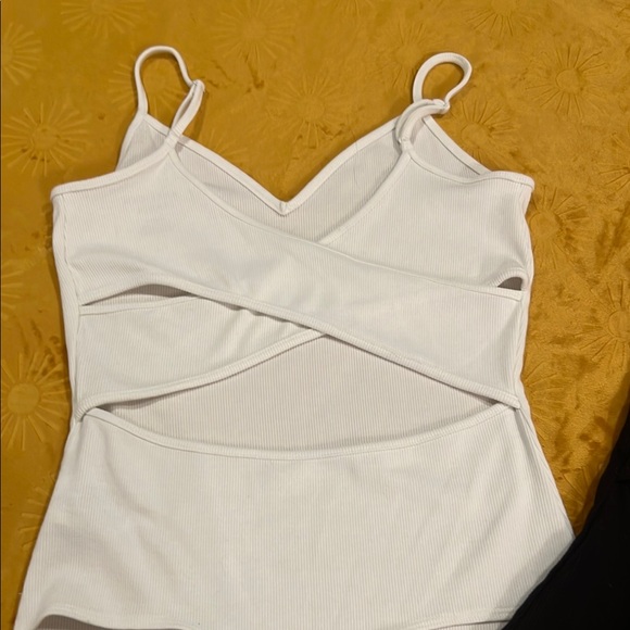 Women’s bodysuit Set of two- Black and White Cut Out Back - Picture 3 of 4